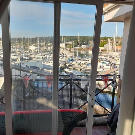 Marina View South Facing Balcony Sunny Apartment East Cowes Exterior photo